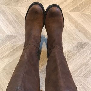 Brown leather Timberland boots